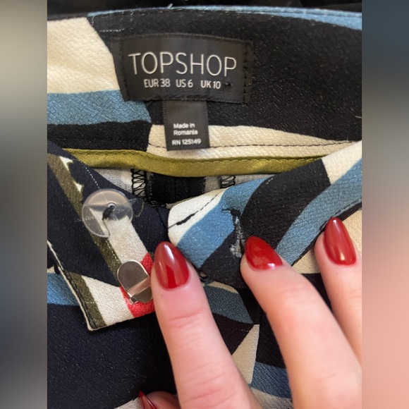 TOPSHOP Black and White Geometric Pants - Picture 4 of 7